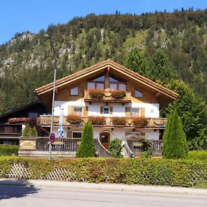 Gästehaus Münchner Kindl *** Reit im Winkl